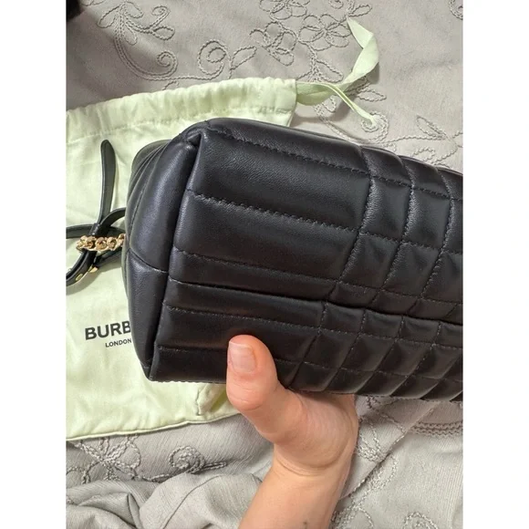 Burberry small Lola quilted crossbody bag - Picture 12 of 13